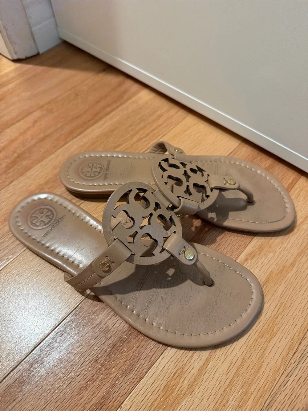 Tory Burch Beige Tan Logo Cutout Leather Thong Sandals